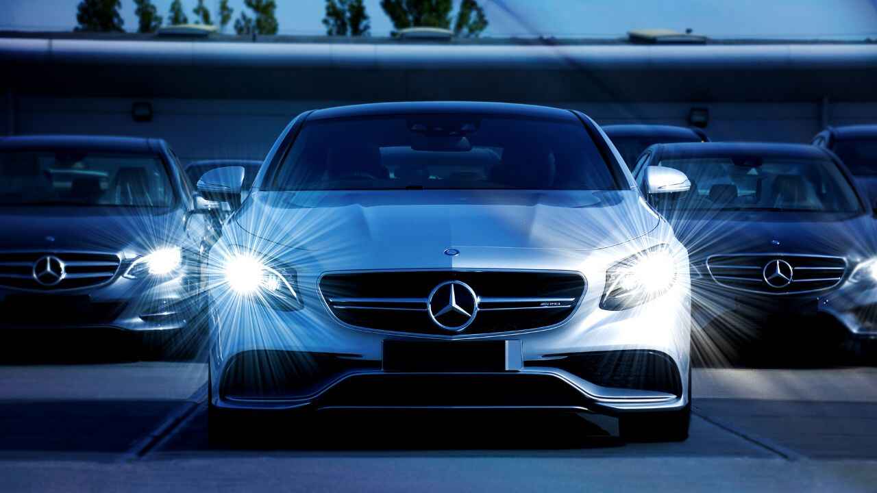 difference between low beam and high beam headlights?